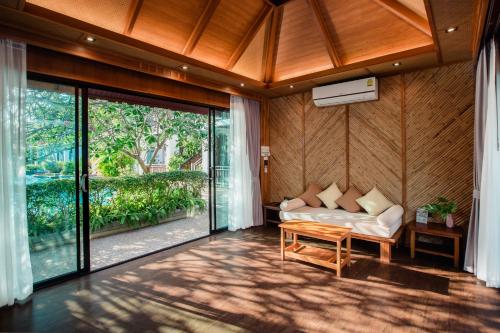 Railay Village Resort near PhraNang Cave Beach Railay Village Resort near PhraNang Cave Beach
