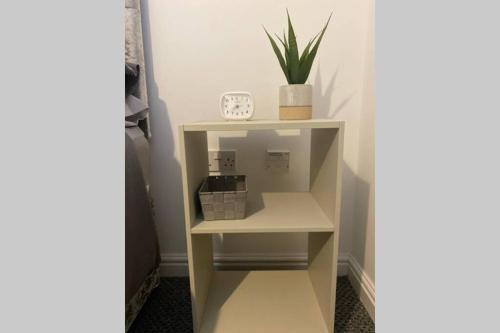 The Onyx Suite - 1 Bed apartment w/ free parking in Pentwyn The Onyx Suite - 1 Bed apartment w/ free parking in Pentwyn