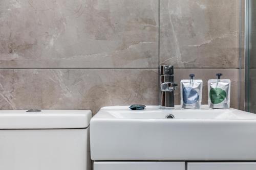 Koupelna, Hazelgrove Serviced Apartment in Haywards Heath Koupelna, Hazelgrove Serviced Apartment in Haywards Heath