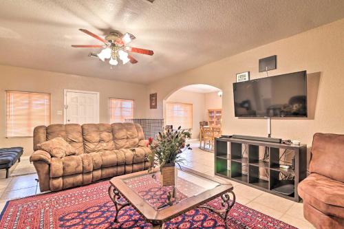 Guestroom, Auburndale House with Private Porch and Gas Grill! in Auburndale (FL) Guestroom, Auburndale House with Private Porch and Gas Grill! in Auburndale (FL)