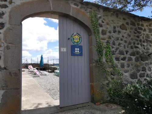 Gîte familial avec cour, ping-pong, proche Lyon et Clermont-Ferrand - FR-1-582-330 (Gite familial avec cour, ping-pong, proche Lyon et Clermont-Ferrand - FR-1-582-330) in 沙納 Gîte familial avec cour, ping-pong, proche Lyon et Clermont-Ferrand - FR-1-582-330 (Gite familial avec cour, ping-pong, proche Lyon et Clermont-Ferrand - FR-1-582-330) in 沙納
