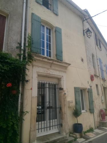 入口, Maison de village provençal (Maison de village provencal) in 瓦拉布雷格 入口, Maison de village provençal (Maison de village provencal) in 瓦拉布雷格