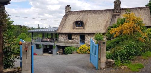 Eksterijer hotela, Maison de 3 chambres avec jardin clos et wifi a Brouains in Cherence Le Roussel Eksterijer hotela, Maison de 3 chambres avec jardin clos et wifi a Brouains in Cherence Le Roussel