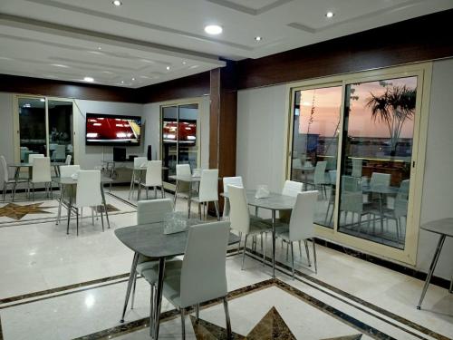 Restaurant, RAK Hotel Apartments near Red Sea Marina Restaurant, RAK Hotel Apartments near Red Sea Marina