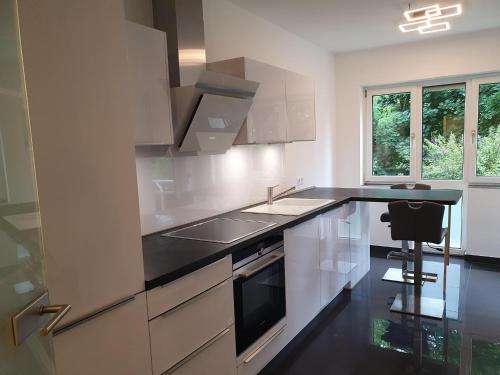 Kitchen, Ihr Ticket ins Grune - Neue, topmoderne 5-Sterne-Ferienwohnung in Bad Kreuznach Kitchen, Ihr Ticket ins Grune - Neue, topmoderne 5-Sterne-Ferienwohnung in Bad Kreuznach
