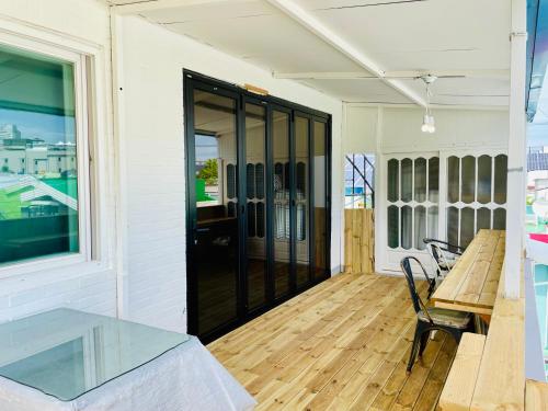 Balcony/terrace, BACKPACKERS IN YEOSU (Korea Quality) in Yeosu-si Balcony/terrace, BACKPACKERS IN YEOSU (Korea Quality) in Yeosu-si