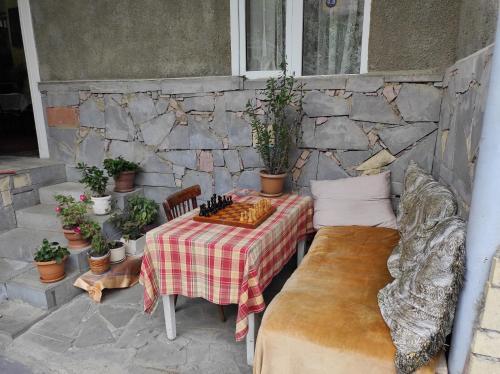 Entrance, Inexpensive house in Vanadzor Entrance, Inexpensive house in Vanadzor