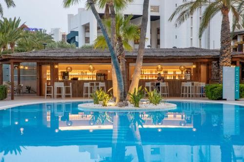 Pub/Lounge, Hotel BCL Levante Club & Spa in Benidorm - Costa Blanca Pub/Lounge, Hotel BCL Levante Club & Spa in Benidorm - Costa Blanca