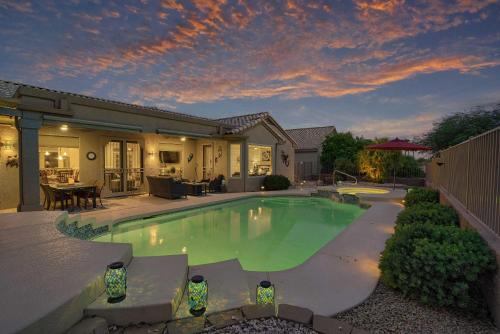 Phoenix Area Home Pool and Spa, on Golf Course in Sun City Phoenix Area Home Pool and Spa, on Golf Course in Sun City