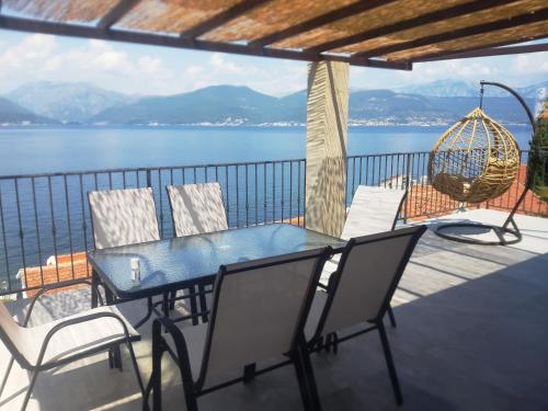 Balkon/teras, Martin Lux Apartment in Krasici Balkon/teras, Martin Lux Apartment in Krasici