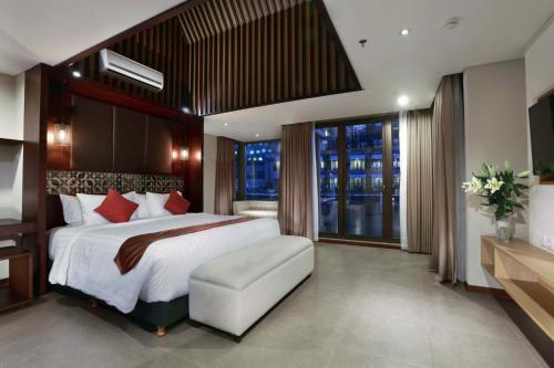 Aston Sentul Lake Resort & Conference Center in Bogor Aston Sentul Lake Resort & Conference Center in Bogor