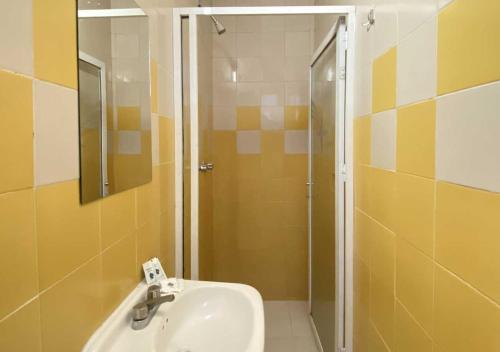 Bathroom, HOTEL GRAN VIA CENTRAL in Tlalpan-Taxqueña Bathroom, HOTEL GRAN VIA CENTRAL in Tlalpan-Taxqueña