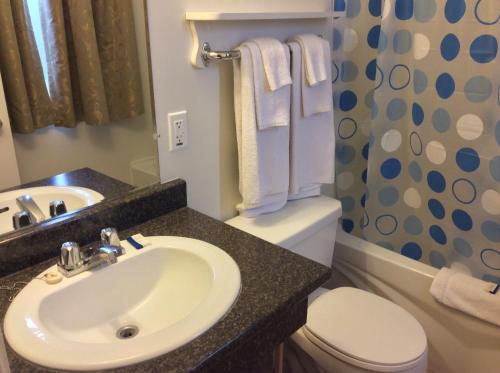 This photo about Baker's Lighthouse Motel shared on HyHotel.com