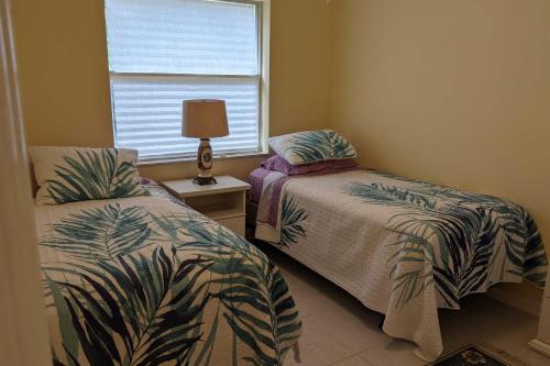 Pet-Friendly Home with Yard - 2 Blocks to Beach in Flagler Beach (FL) Pet-Friendly Home with Yard - 2 Blocks to Beach in Flagler Beach (FL)