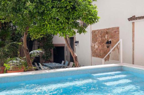 Piscina, A historic XVI century beach home near Barcelona in Caldes d Estrac Piscina, A historic XVI century beach home near Barcelona in Caldes d Estrac