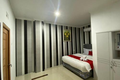 RedDoorz Plus @ Rawamangun in Rawamangun RedDoorz Plus @ Rawamangun in Rawamangun