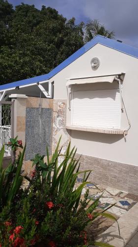 Vue extérieure, La Suite Odile Piscine in Le Lamentin Vue extérieure, La Suite Odile Piscine in Le Lamentin