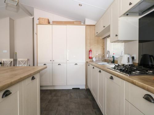 The Goodwood Lodge in Merston The Goodwood Lodge in Merston