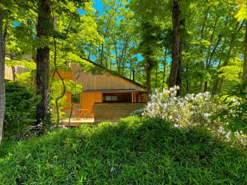 Exterior view, Asagiri Chalet in Happo pond Exterior view, Asagiri Chalet in Happo pond