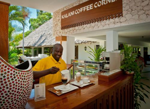 Bar/lounge, Leopard Beach Resort and Spa in Mombasa Bar/lounge, Leopard Beach Resort and Spa in Mombasa