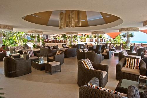Bar/lounge, Leopard Beach Resort and Spa in Mombasa Bar/lounge, Leopard Beach Resort and Spa in Mombasa