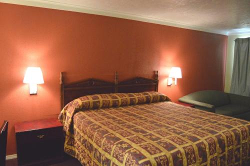 This photo about Executive Inn Oklahoma City shared on HyHotel.com