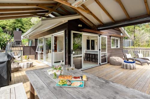 Miro Magic - Stay Waiheke in Palm Beach Miro Magic - Stay Waiheke in Palm Beach