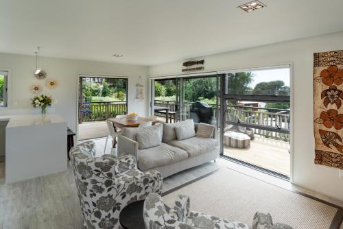 Miro Magic - Stay Waiheke in Palm Beach Miro Magic - Stay Waiheke in Palm Beach