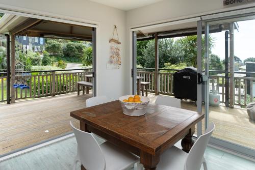 Miro Magic - Stay Waiheke in Palm Beach Miro Magic - Stay Waiheke in Palm Beach