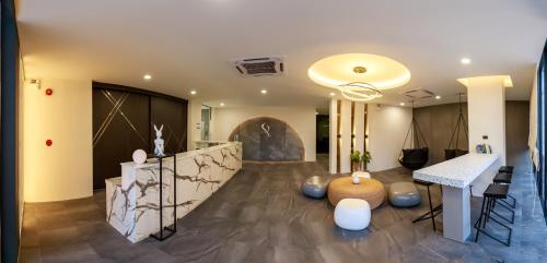 Lobby, SR Grand Hotel in Charoenmueng Lobby, SR Grand Hotel in Charoenmueng