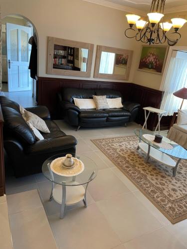 Pub/Lounge, Eden Rose Manor B&B in La- Mercy Pub/Lounge, Eden Rose Manor B&B in La- Mercy