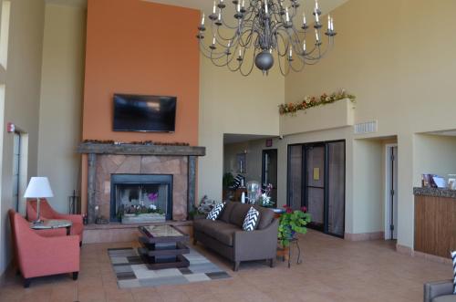 صالة مشتركة/ منطقة التلفزيون, فندق ذا نور (The Noor Hotel) in Torrey صالة مشتركة/ منطقة التلفزيون, فندق ذا نور (The Noor Hotel) in Torrey