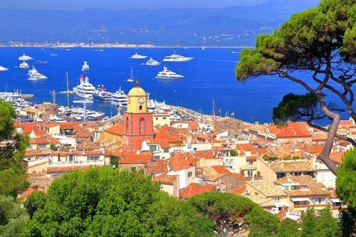 Trés beau studio 35 M2 Entre Mer et Forêt grand jardin et douche tropicale (Tres beau studio 35 M2 Entre Mer et Foret grand jardin et douche tropicale) in La Seyne-sur-Mer Trés beau studio 35 M2 Entre Mer et Forêt grand jardin et douche tropicale (Tres beau studio 35 M2 Entre Mer et Foret grand jardin et douche tropicale) in La Seyne-sur-Mer