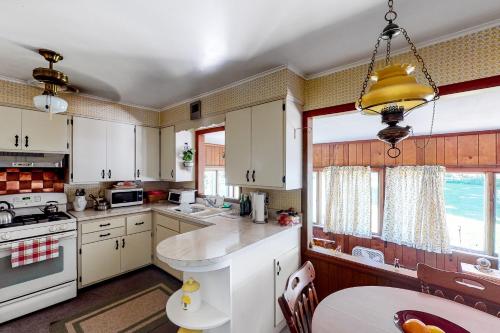 Classic Southold Country Charmer in Southold (NY) Classic Southold Country Charmer in Southold (NY)