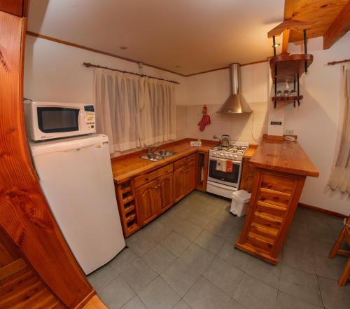 Kitchen, Melewe in Villa la Angostura Kitchen, Melewe in Villa la Angostura