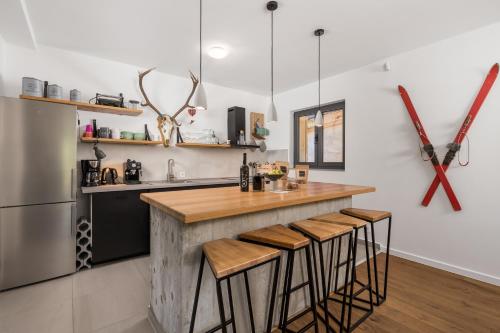 Konyha, Modern Alpine Monsalbius Chalet in Baške Oštarije Konyha, Modern Alpine Monsalbius Chalet in Baške Oštarije