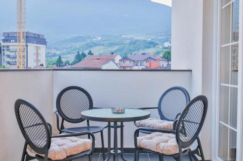Balkon/terasa, Benelux Hotel in Peje Balkon/terasa, Benelux Hotel in Peje