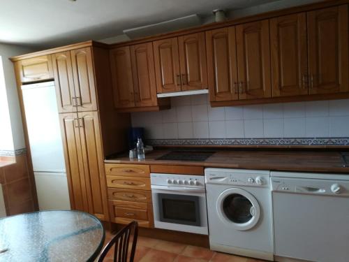 Konyha, Casa Rural Valdecorneja in Hoyorredondo Konyha, Casa Rural Valdecorneja in Hoyorredondo