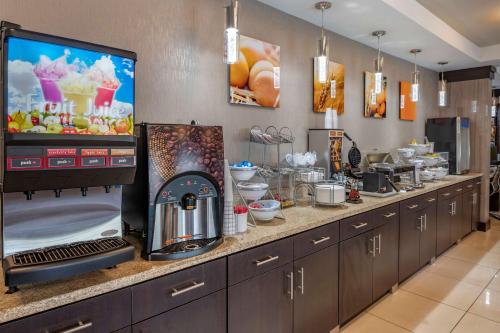 Ételek és italok, Comfort Suites Columbus West- Hilliard in Sweetwater Ételek és italok, Comfort Suites Columbus West- Hilliard in Sweetwater