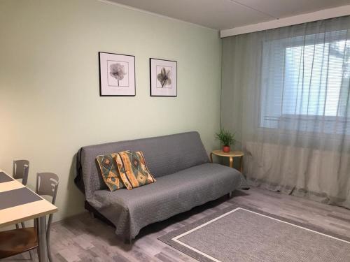 Spacious 1bdrm apartment near metro. Free parking in Länsimäki Spacious 1bdrm apartment near metro. Free parking in Länsimäki