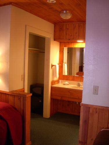 在meiguo.com看到的阿诺德山林小屋的介绍图片