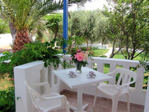 حديقة, White Rock Apartments in Kampos Marathokampou حديقة, White Rock Apartments in Kampos Marathokampou