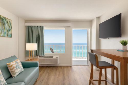 Radisson Panama City Beach - Oceanfront in Panama City (FL) Radisson Panama City Beach - Oceanfront in Panama City (FL)