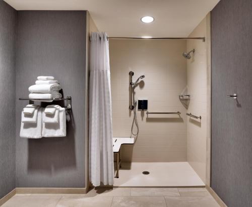 Bathroom, Hyatt Place Fayetteville/springdale in Fayetteville (AR) Bathroom, Hyatt Place Fayetteville/springdale in Fayetteville (AR)
