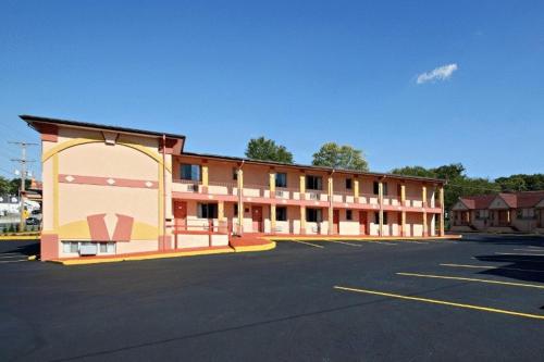 在meiguo.com看到的The Regal Inn & Suites的介绍图片