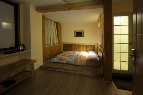 This photo about Zhangjiajie Zhongtian International Hostel shared on HyHotel.com