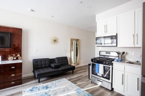 Luxurious Furnished Studio w Full Kitchen in SD near Balboa Park Luxurious Furnished Studio w Full Kitchen in SD near Balboa Park