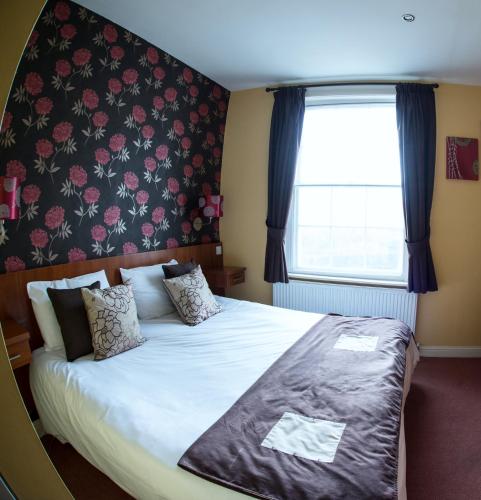 Thomas James Hotel in Warwick Thomas James Hotel in Warwick