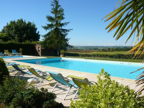 Kolam renang, Les Chalets des Mousquetaires in Auch Kolam renang, Les Chalets des Mousquetaires in Auch