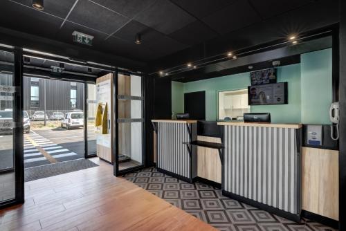 Vestíbulo, B&B HOTEL Evian Publier in Evian-les-Bains Vestíbulo, B&B HOTEL Evian Publier in Evian-les-Bains